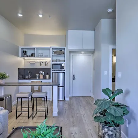 San Marcos Apartment With Off-Street Parking!
